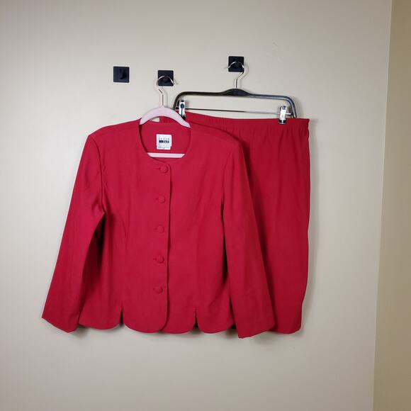 Vintage Leslie Fay Red Jacket and Skirt Set Size 16P - Picture 1 of 11